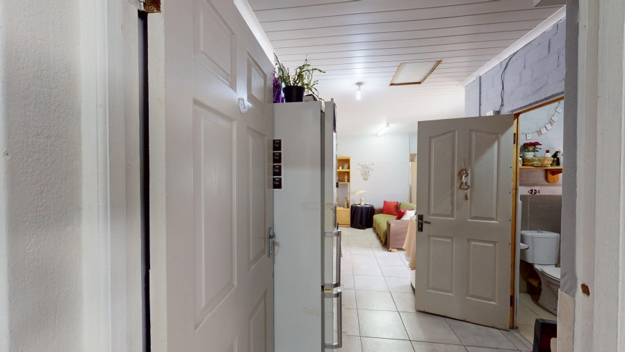 7 Bedroom Property for Sale in Sunbird Park Western Cape